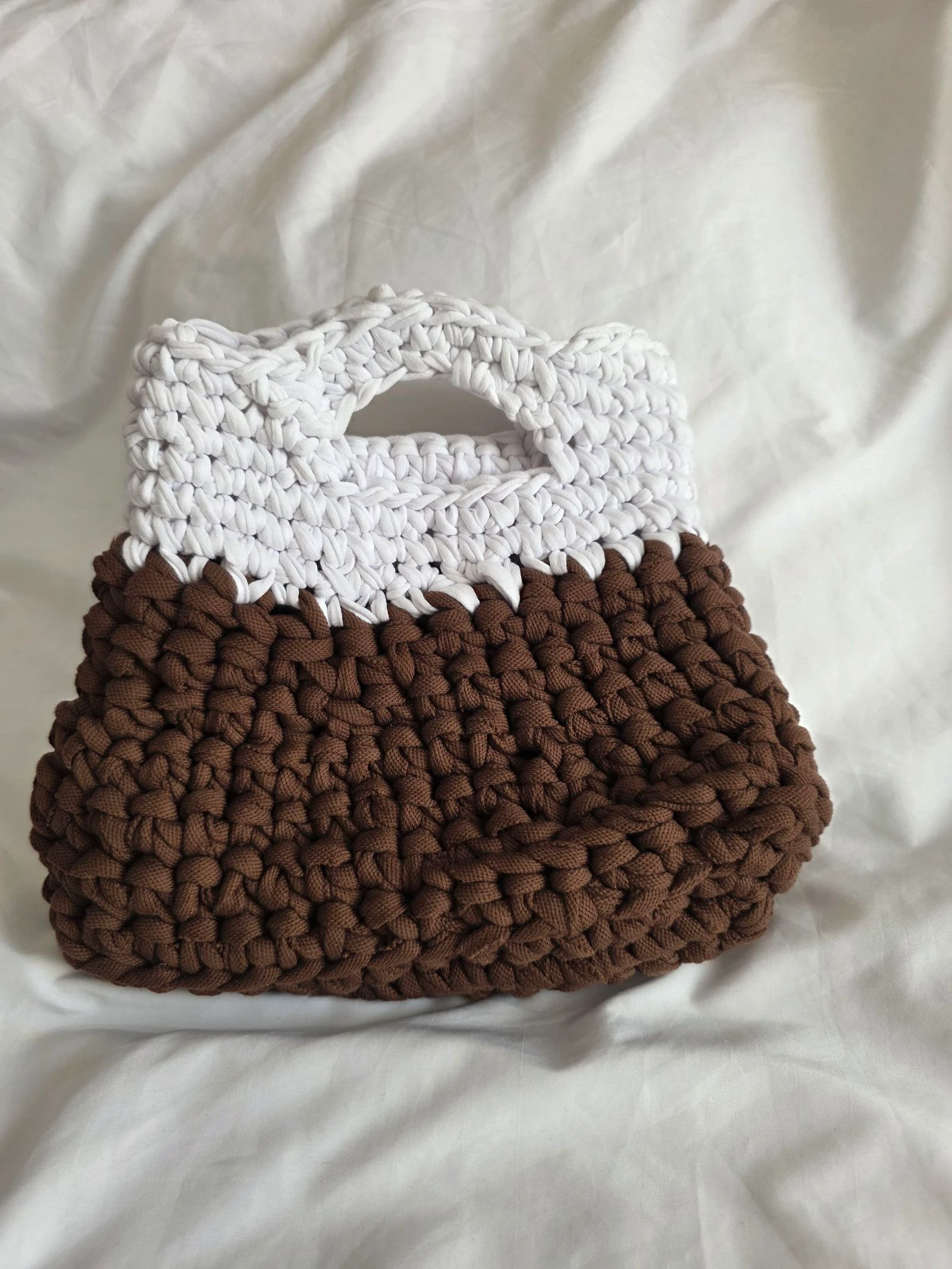 Brown and white trapillo crochet handbag – photo 2